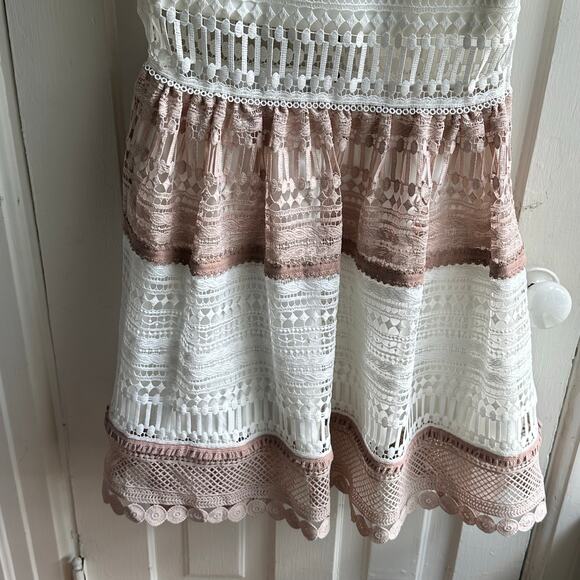 Alexis Embroidered Lace Melania Dress in White & Beige NWT - Picture 5 of 9